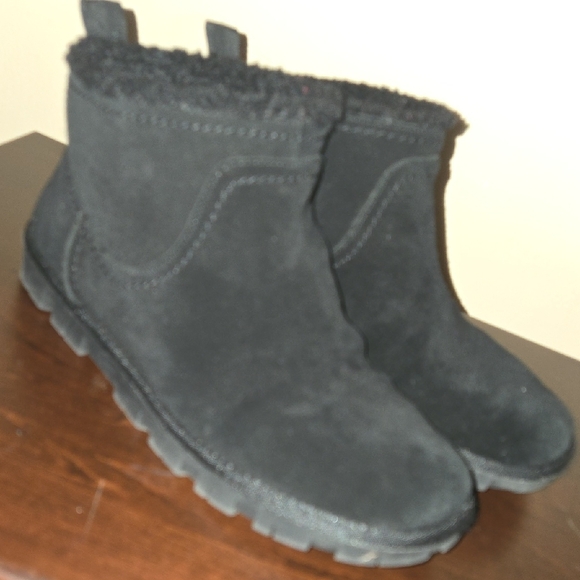 Lucky Brand Shoes - Lucky Brand Black Fuzzy Lined Boots